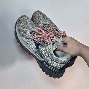 Brooks Women’s Athletic Shoes in Pink and Gray 9.5